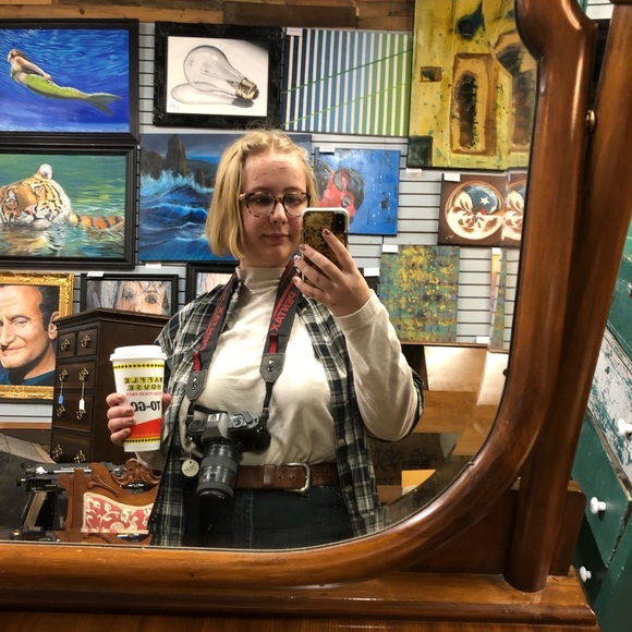 Meet your Posher, Hannah - Picture 2 of 7